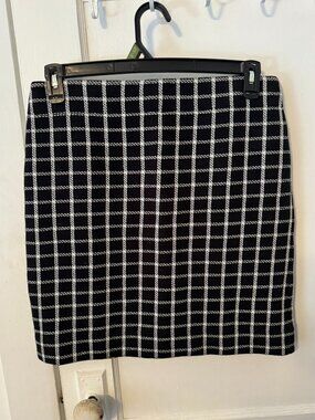 Women's Talbots Black and White Large Plaid Mini Skirt.  Size 6.